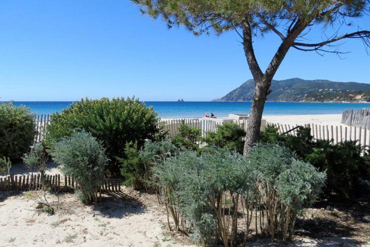 60 m2 , 2 chambres, très calme, plage et commerces à 3 minutes à pied, WIFI fibre optique et parking gratuit La Seyne-sur-Mer Exterior foto